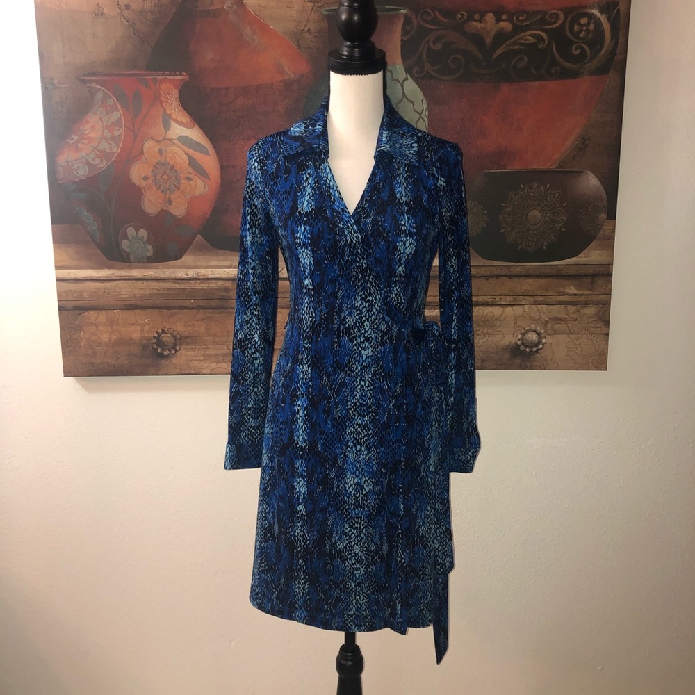 🦋 Calvin Klein Long sleeve wrap dress